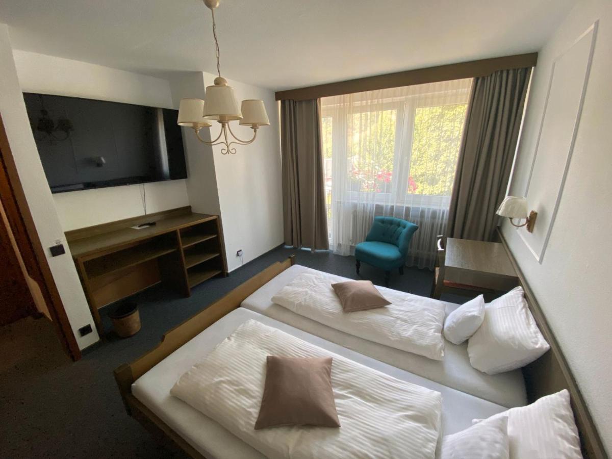 Hotel Altes Tor Filsen Zewnętrze zdjęcie
